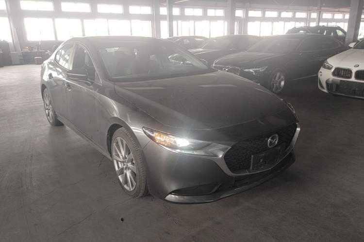 Used Mazda 3 Axela 2021 2.0L Automatic Zhiya Edition Front Right 45 Deg