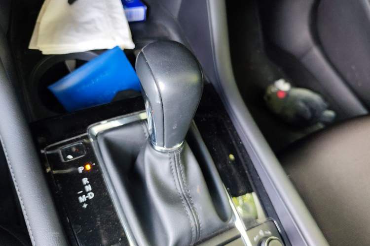 Used Mazda 3 Axela 2021 2.0L Automatic ZhiXuan Edition Gear Lever