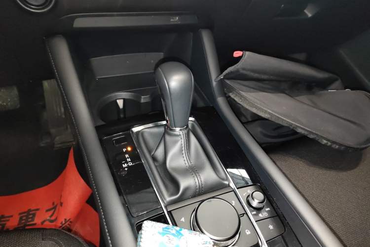 Used Mazda 3 Axela 2021 2.0L Automatic ZhiXuan Edition Gear Lever