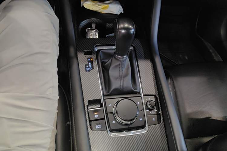 Used Mazda 3 Axela 2021 2.0L Automatic Zhiya Edition Gear Lever