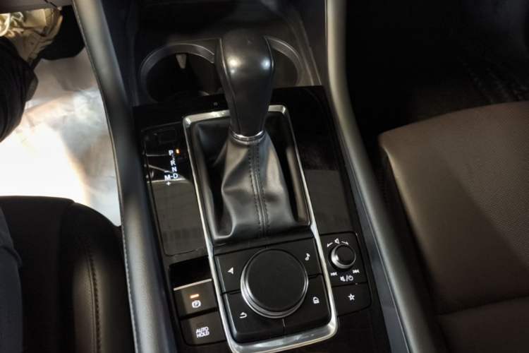 Used Mazda 3 Axela 2021 2.0L Automatic Zhiyao Edition Gear Lever