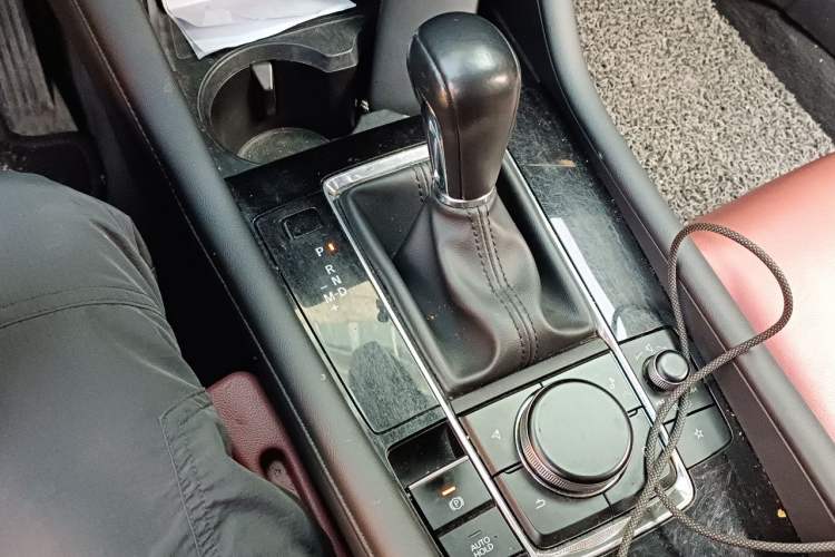 Used Mazda 3 Axela 2021 2.0L Automatic ZhiXuan Edition Gear Lever