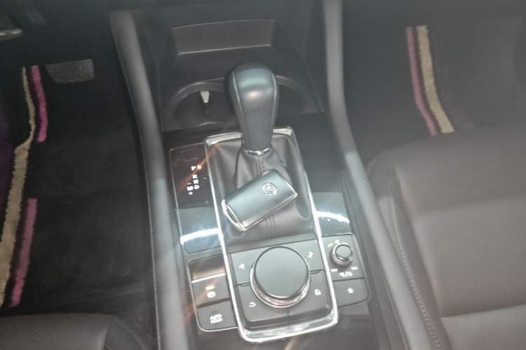 Used Mazda 3 Axela 2021 2.0L Automatic Zhiya Edition Gear Lever