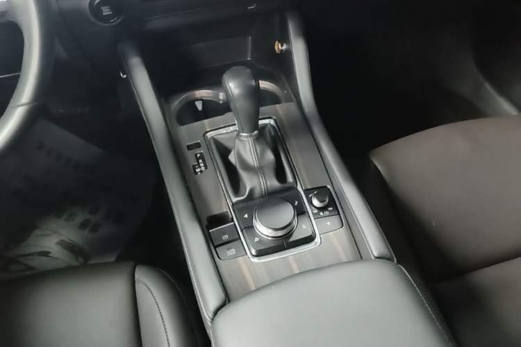 Used Mazda 3 Axela 2021 2.0L Automatic Zhiya Edition Gear Lever