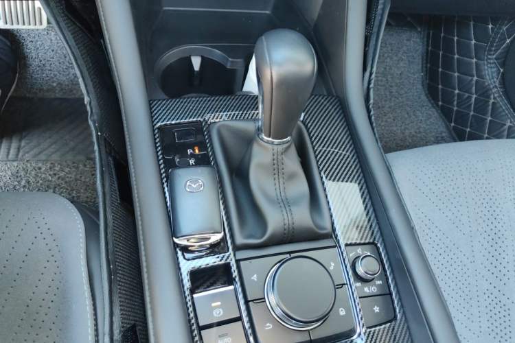 Used Mazda 3 Axela 2021 2.0L Automatic Zhiya Edition Gear Lever