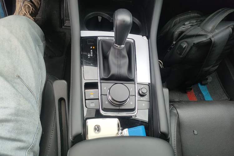 Used Mazda 3 Axela 2021 2.0L Automatic Zhiyao Edition Gear Lever