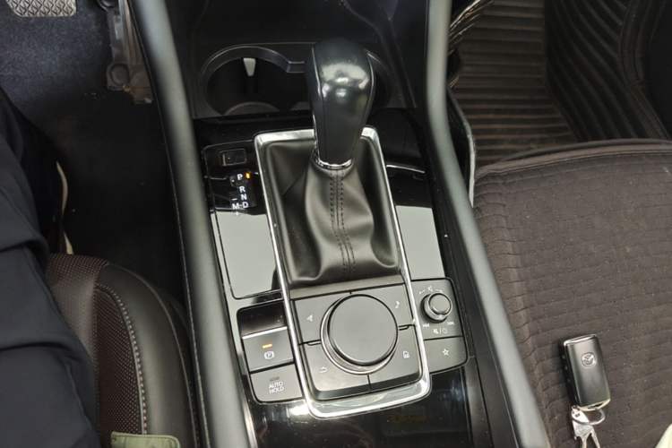 Used Mazda 3 Axela 2021 2.0L Automatic Zhiya Edition Gear Lever