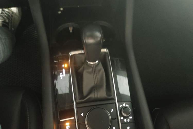 Used Mazda 3 Axela 2021 2.0L Automatic Zhiya Edition Gear Lever