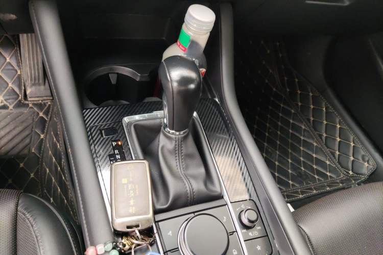 Used Mazda 3 Axela 2021 2.0L Automatic Zhiya Edition Gear Lever