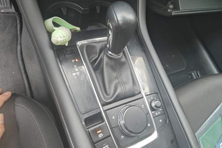 Used Mazda 3 Axela 2021 2.0L Automatic ZhiXuan Edition Gear Lever