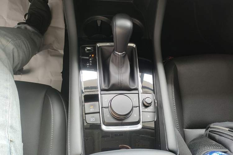 Used Mazda 3 Axela 2021 2.0L Automatic Zhiya Edition Gear Lever