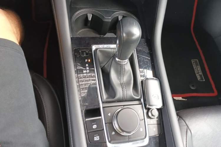 Used Mazda 3 Axela 2021 2.0L Automatic Zhiya Edition Gear Lever