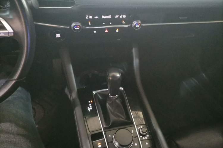 Used Mazda 3 Axela 2021 2.0L Automatic Zhiya Edition Gear Lever