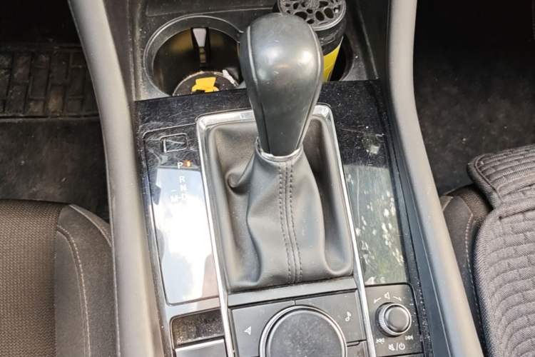 Used Mazda 3 Axela 2021 2.0L Automatic ZhiXuan Edition Gear Lever