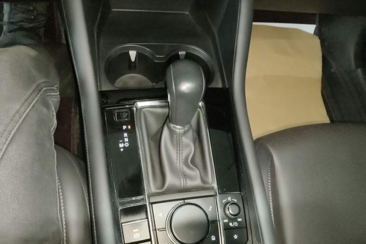 Used Mazda 3 Axela 2021 2.0L Automatic Zhiya Edition Gear Lever