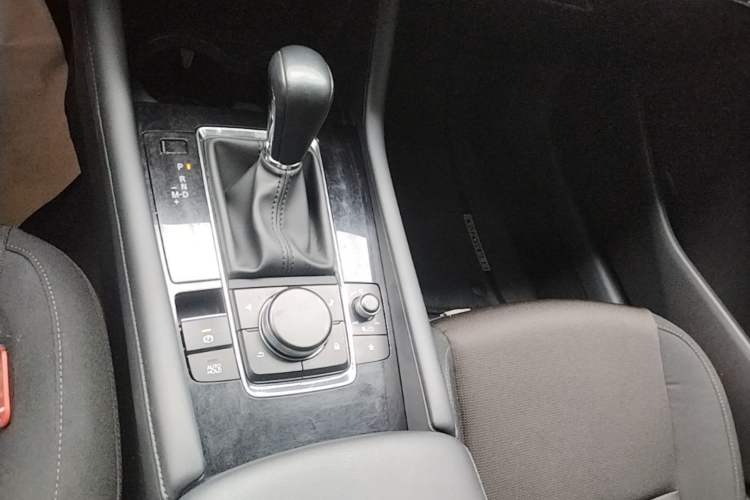 Used Mazda 3 Axela 2021 2.0L Automatic ZhiXuan Edition Gear Lever