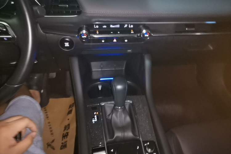 Used Mazda 3 Axela 2021 2.0L Automatic Zhi Rui Edition Gear Lever