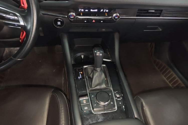 Used Mazda 3 Axela 2021 2.0L Automatic Zhiyao Edition Gear Lever