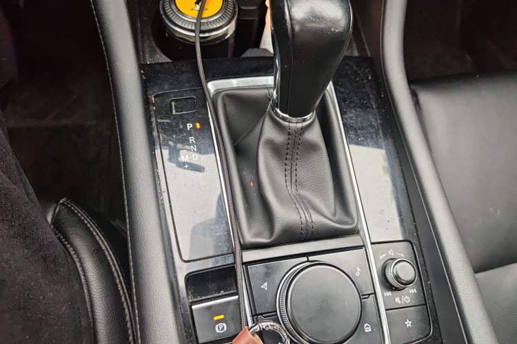 Used Mazda 3 Axela 2021 2.0L Automatic ZhiXuan Edition Gear Lever