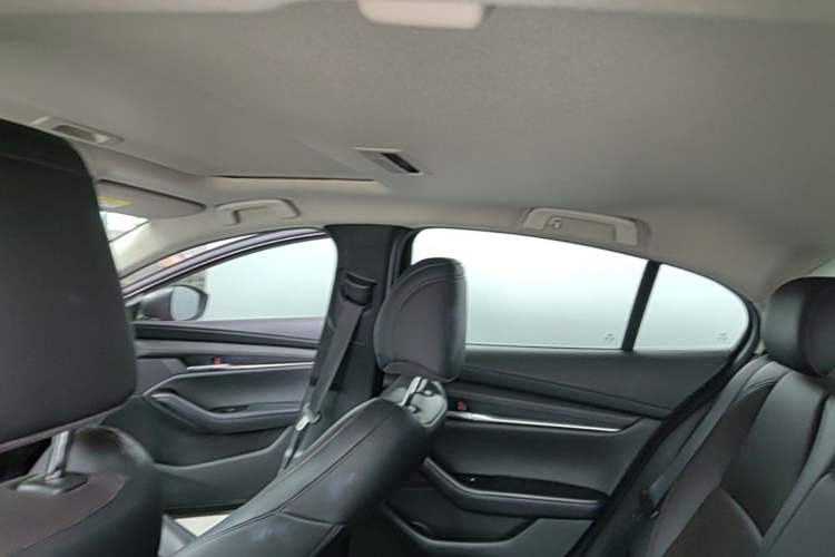 Used Mazda 3 Axela 2021 2.0L Automatic ZhiXuan Edition Headliner