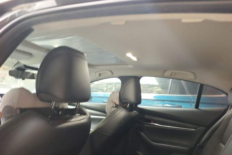 Used Mazda 3 Axela 2021 2.0L Automatic ZhiXuan Edition Headliner