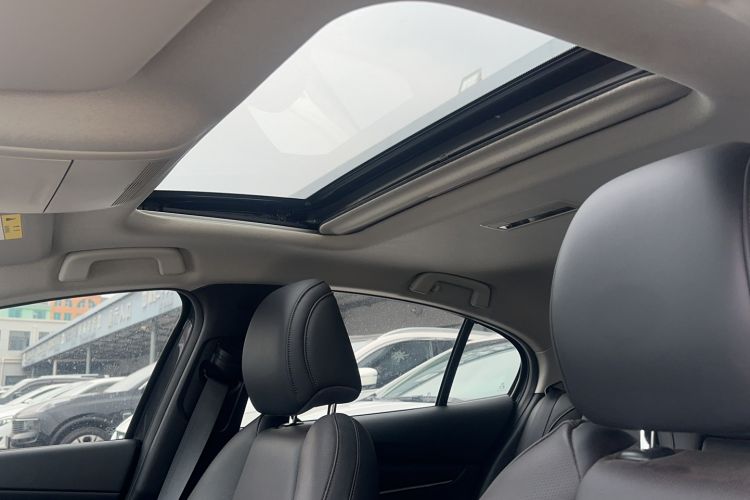 Used Mazda 3 Axela 2021 2.0L Automatic Zhiya Edition Headliner