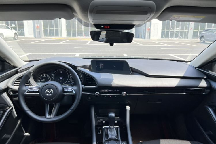 Used Mazda 3 Axela 2021 2.0L Automatic ZhiXuan Edition Interior 2