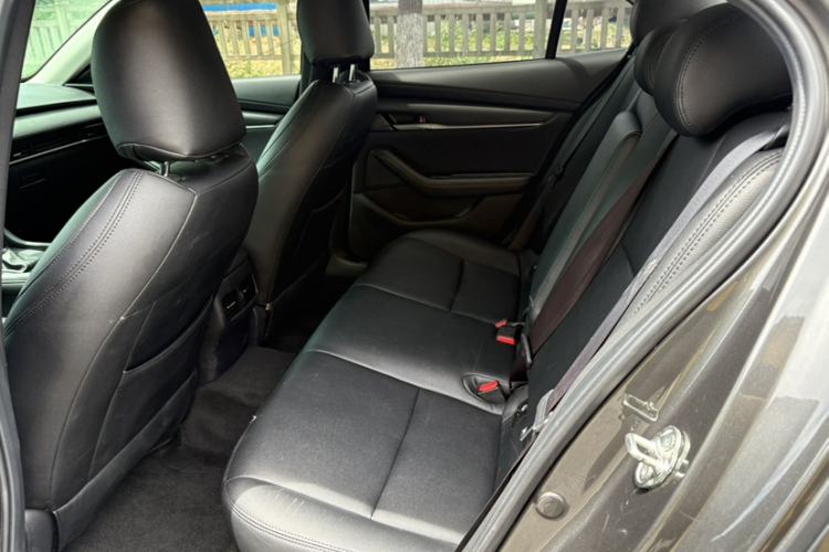 Used Mazda 3 Axela 2021 2.0L Automatic Zhiqing Edition Interior 2