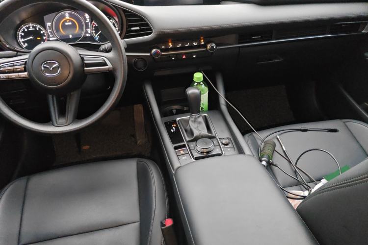 Used Mazda 3 Axela 2021 1.5L Automatic ZhiMei Edition Interior 2