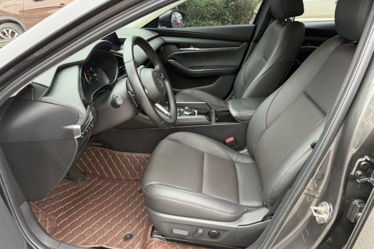 Used Mazda 3 Axela 2021 2.0L Automatic Zhi Rui Edition Interior 2