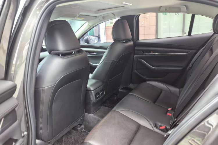 Used Mazda 3 Axela 2021 2.0L Automatic Zhiyao Edition Interior 2