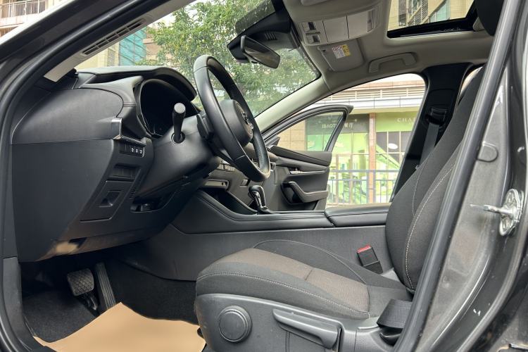 Used Mazda 3 Axela 2021 2.0L Automatic ZhiXuan Edition Interior 2