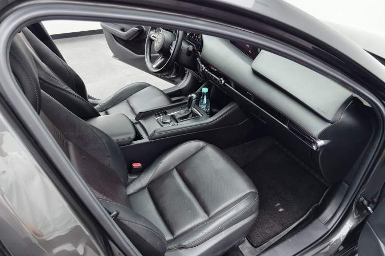 Used Mazda 3 Axela 2021 2.0L Automatic Zhiya Edition Interior 3