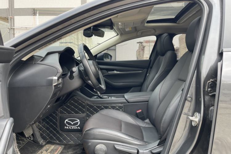 Used Mazda 3 Axela 2021 2.0L Automatic Zhiya Edition Interior 3