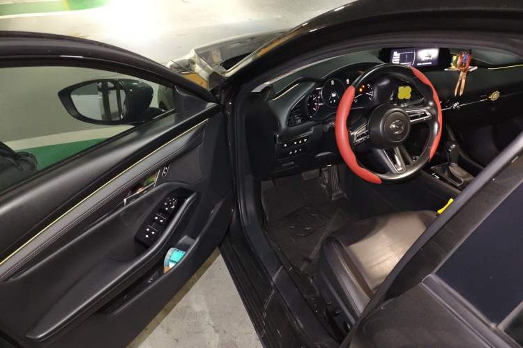 Used Mazda 3 Axela 2021 2.0L Automatic Zhiyao Edition Interior 3