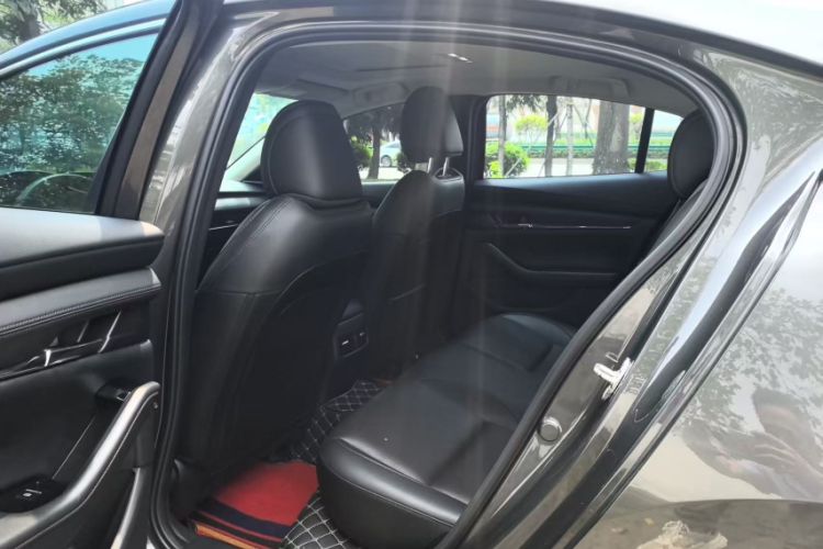 Used Mazda 3 Axela 2021 2.0L Automatic Zhiya Edition Interior 3