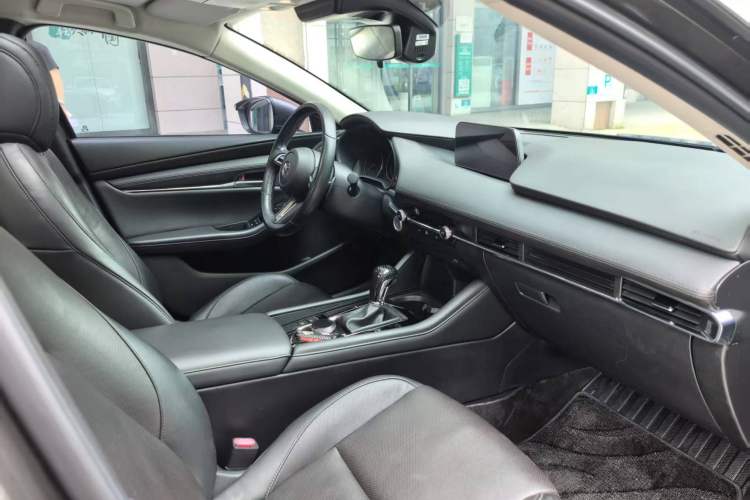 Used Mazda 3 Axela 2021 2.0L Automatic Zhiyao Edition Interior 3