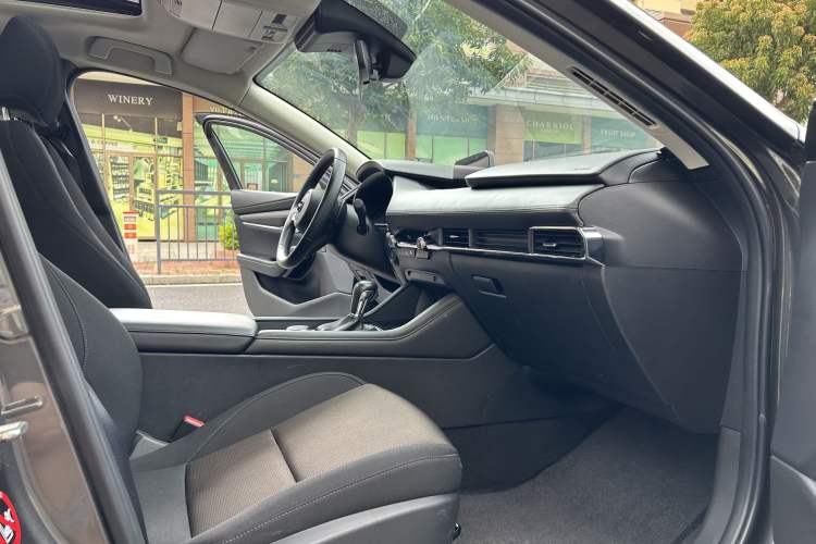 Used Mazda 3 Axela 2021 2.0L Automatic ZhiXuan Edition Interior 3
