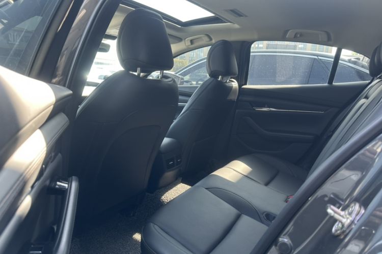 Used Mazda 3 Axela 2021 2.0L Automatic Zhiya Edition Interior 3