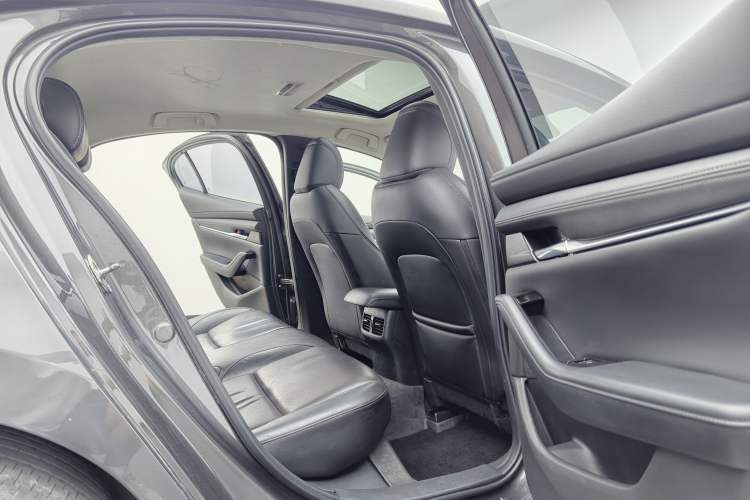 Used Mazda 3 Axela 2021 2.0L Automatic Zhiya Edition Interior 4