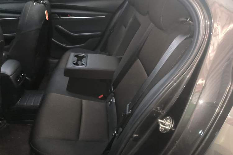 Used Mazda 3 Axela 2021 1.5L Manual ZhiMei Edition Interior 4
