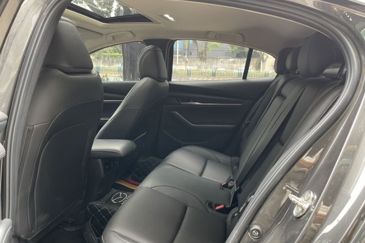 Used Mazda 3 Axela 2021 2.0L Automatic Zhiya Edition Interior 4