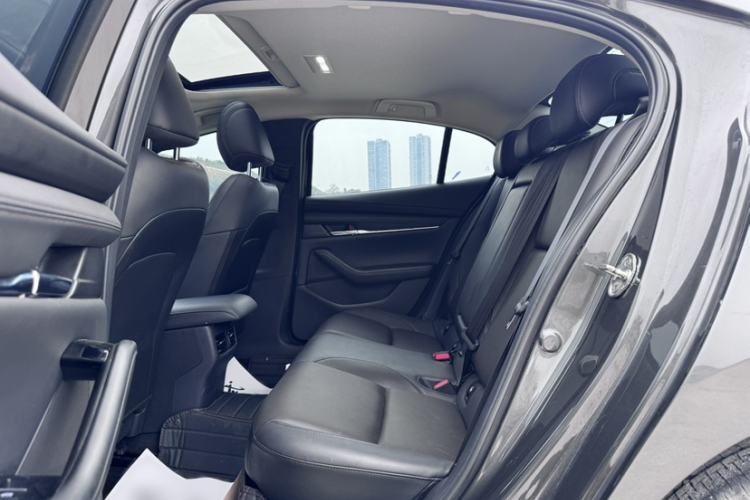 Used Mazda 3 Axela 2021 2.0L Automatic Zhiya Edition Interior 4