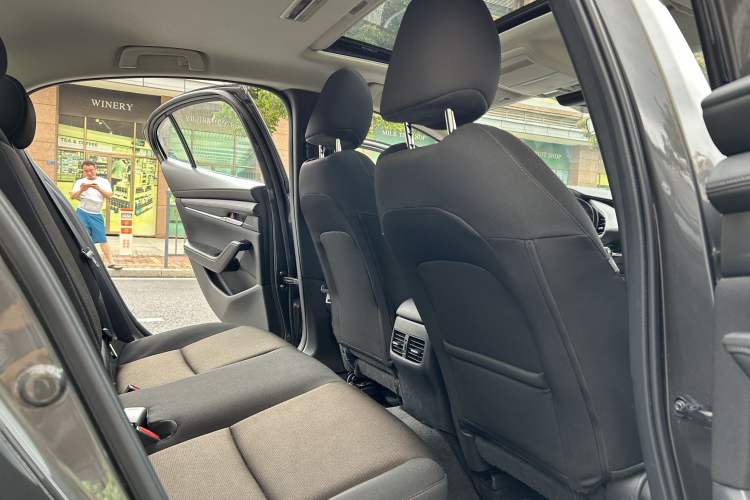 Used Mazda 3 Axela 2021 2.0L Automatic ZhiXuan Edition Interior 4