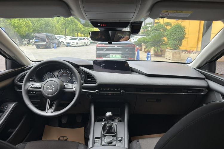 Used Mazda 3 Axela 2021 1.5L Manual ZhiMei Edition Interior 5