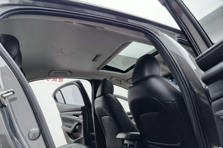 Used Mazda 3 Axela 2021 2.0L Automatic Zhiya Edition Interior 5