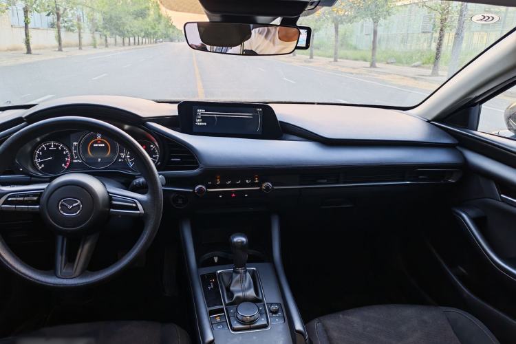 Used Mazda 3 Axela 2021 2.0L Automatic Zhiqing Edition Interior 5