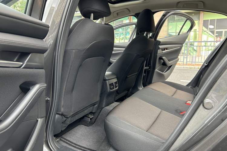 Used Mazda 3 Axela 2021 2.0L Automatic ZhiXuan Edition Interior 5
