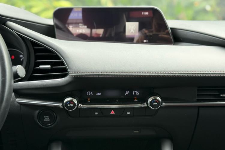 Used Mazda 3 Axela 2021 2.0L Automatic Zhiyao Edition Interior 6