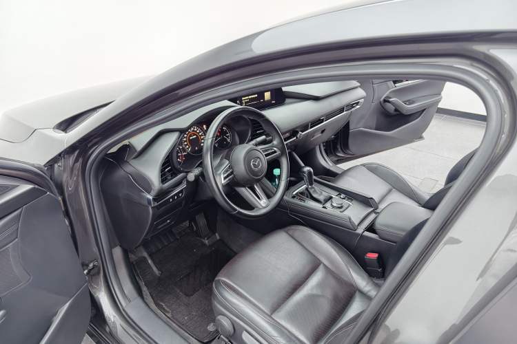 Used Mazda 3 Axela 2021 2.0L Automatic Zhiya Edition Interior 7